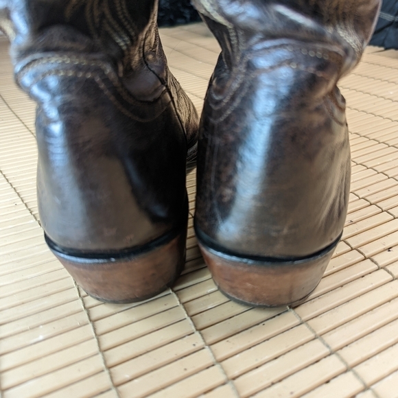 Lucchese \